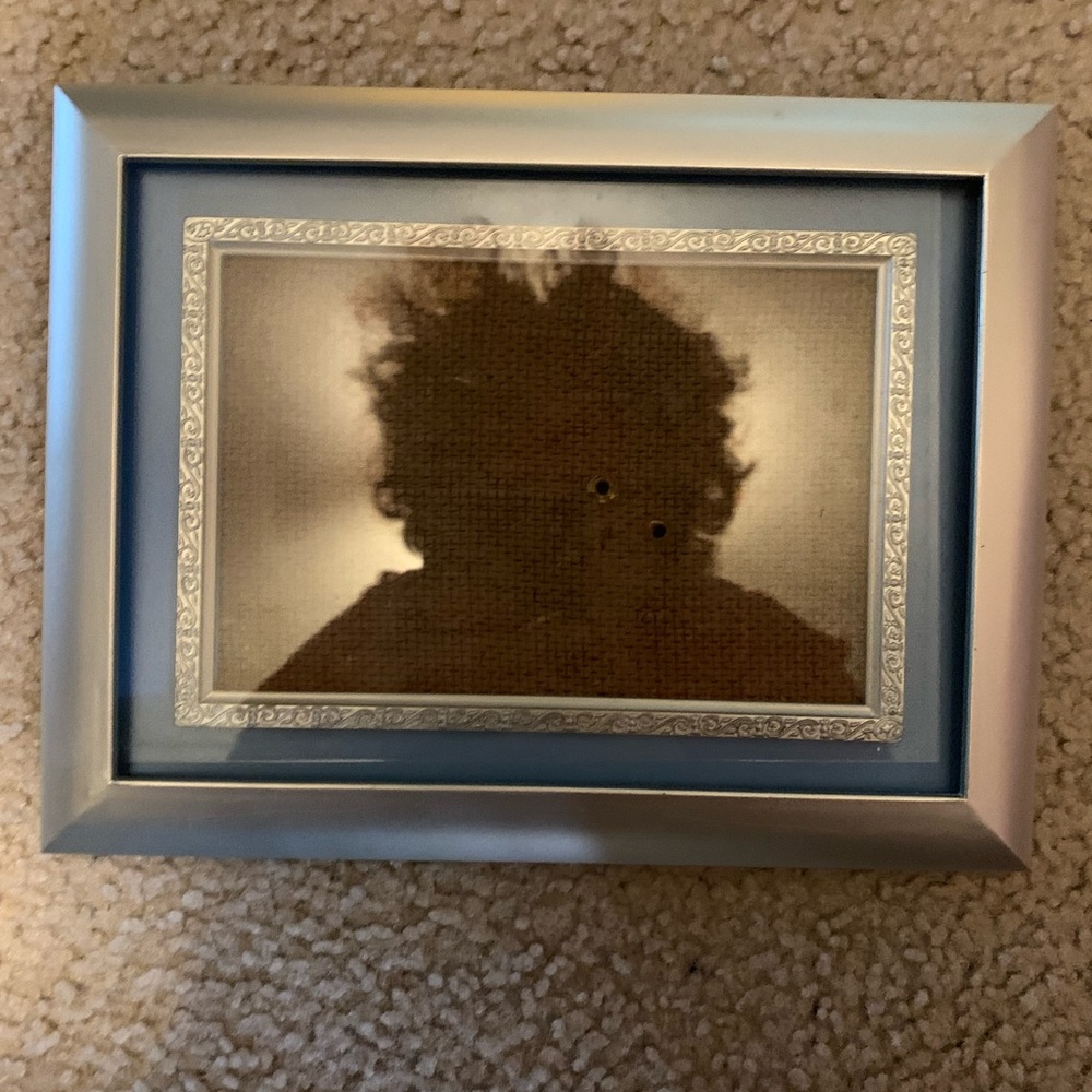 5x7in frame. Silver